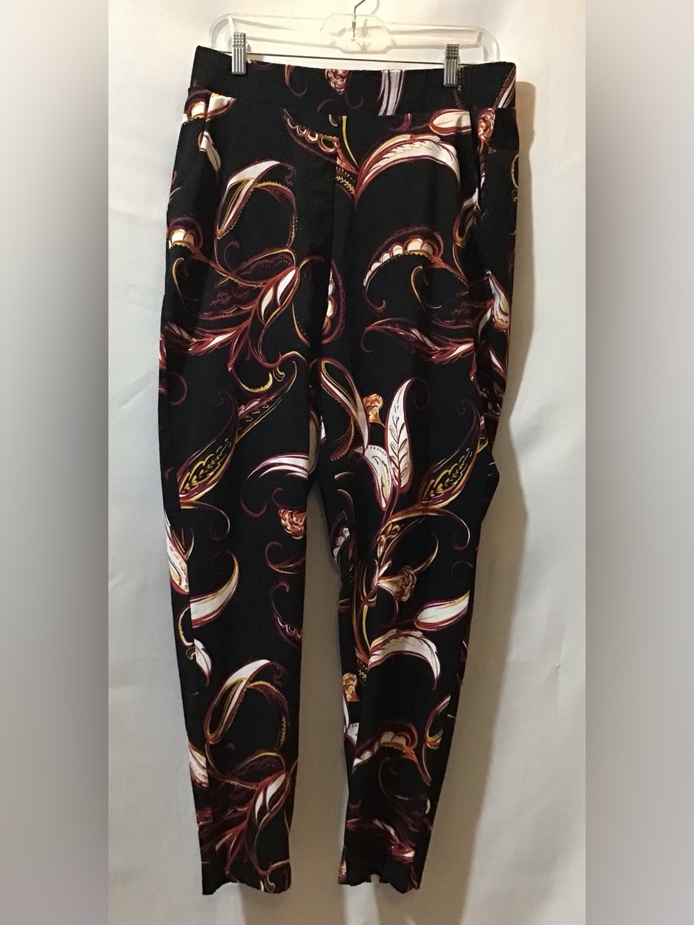 538 Ashley Stewart Black Skinny Pants with Gold & Burgundy Scroll Print